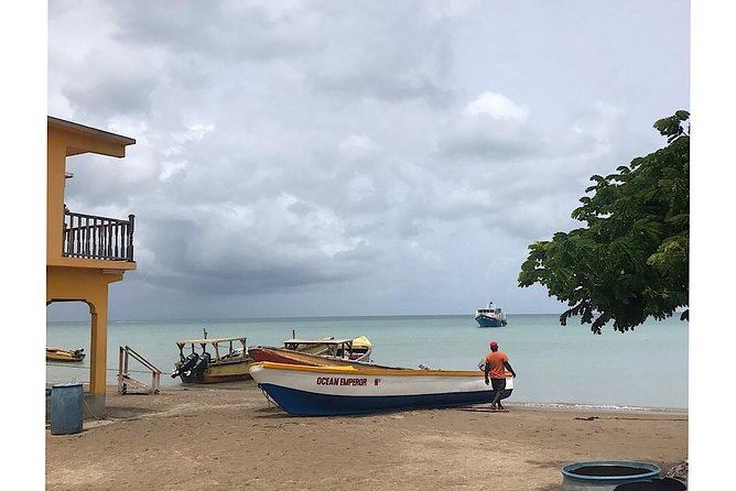 Floyd's Pelican Ocean Bar Private Tour with Transportation - Local commentary along the way
