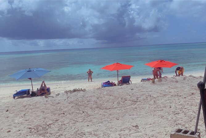 Fun day at Private Beach Bar&Grill/Grand Turk - A busy Grand Turk outing in a small package
