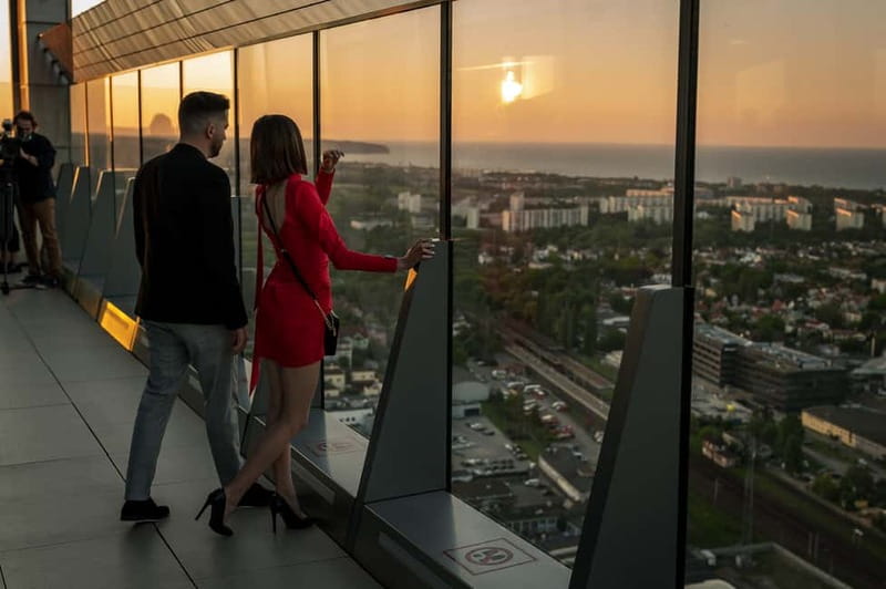 Gdańsk: Olivia Star Sky-High Views, Dinner, and Cocktails - Key points at a glance