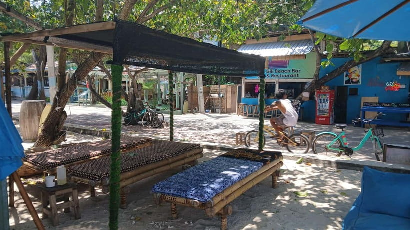 Gili Trawangan: Beach Massage with Sunset and Cocktail - A one-hour massage beside the Gili Trawangan sea