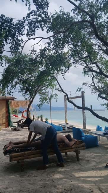 Gili Trawangan: Beach Massage with Sunset and Cocktail - Should you book the beach massage and cocktail?
