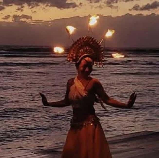 Gili Trawangan: Experience The Gili Fireshow with Cocktail - Is $12 good value?