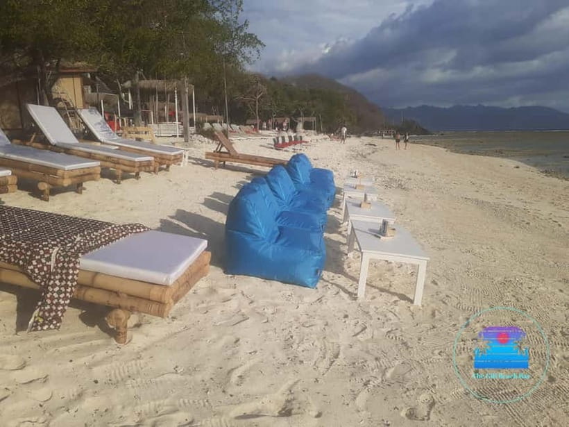 Gili Trawangan: The Beach Bar - Sunbed with Cocktail & Chill - Swimming and possible turtle sightings