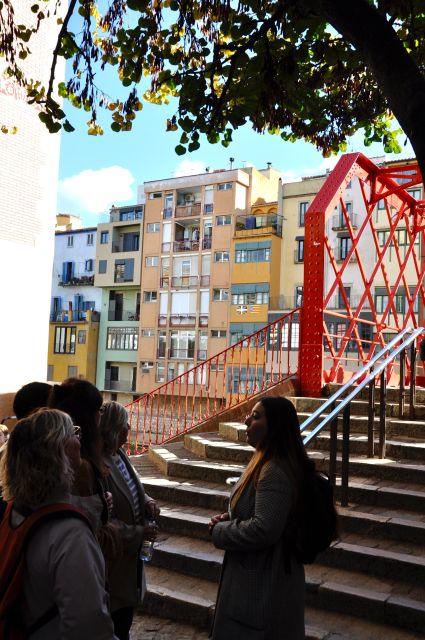 Girona Evening Food Tour & Tapas Bar Experience - Wine and cheese on Carrer de les Ballesteries