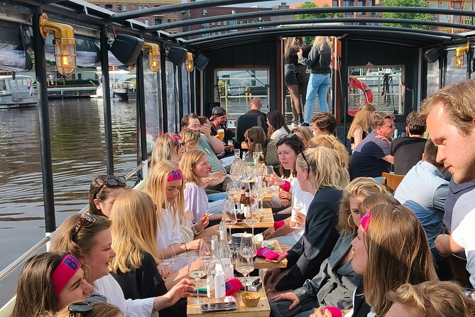 Groningen: Terrace Boat Experience with a Cozy Bar: 1 hour - Groningen Central Station from the canal