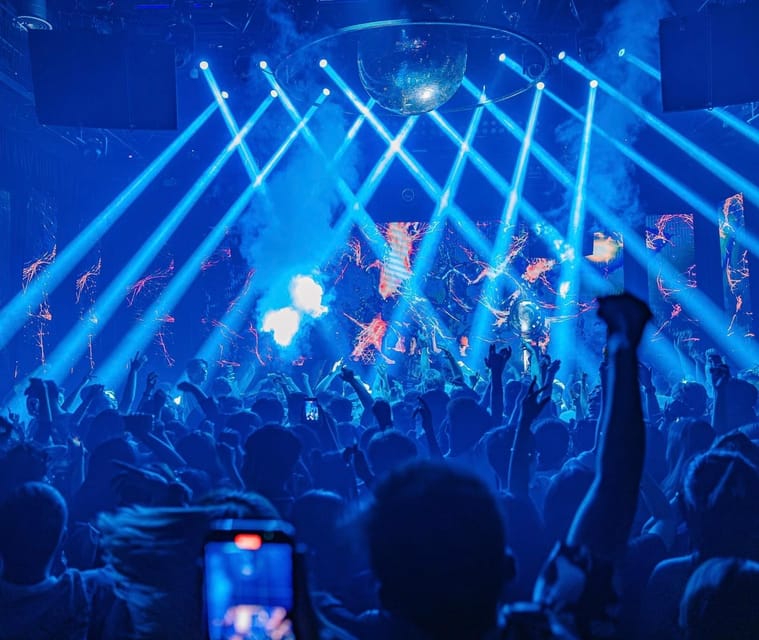 Hanoi: Guided Bar Crawl with Drinks and Nightclub Entry - The first bar: easy introductions and the first shot