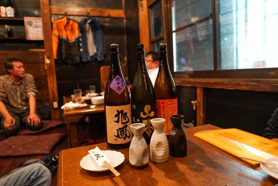 Hiroshima: Bar Hopping Food Tour - Three stops, three different chances to eat and talk