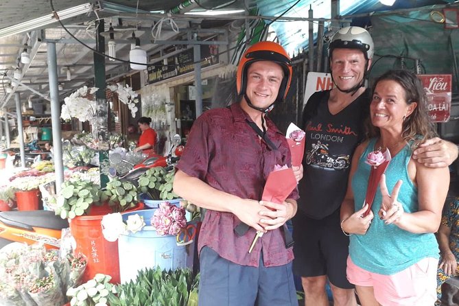 Ho Chi Minh City Sightseeing, nightlife Saigon, Local Markets - Local markets, Chinatown, and the city’s working side