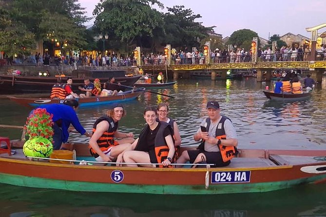 Hoi An Nightlife Tour with Hoi An Ancient Walking Tour, Boat Ride, Night Market - Hoi An Ancient Town, one hour and thirty minutes