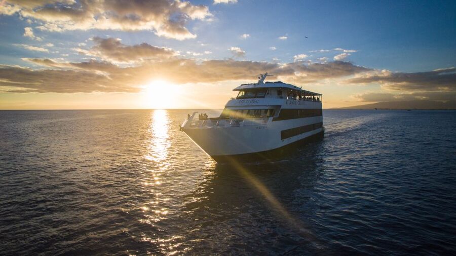 Honolulu: Waikiki Sunset and Cocktail Cruise - Key points at a glance