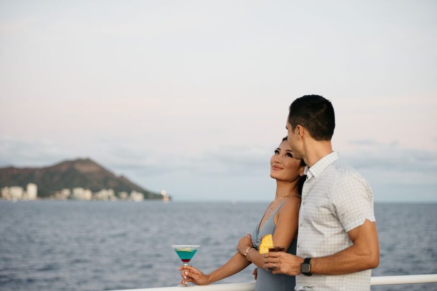 Honolulu: Waikiki Sunset and Cocktail Cruise - Sunset timing and the best place to sit