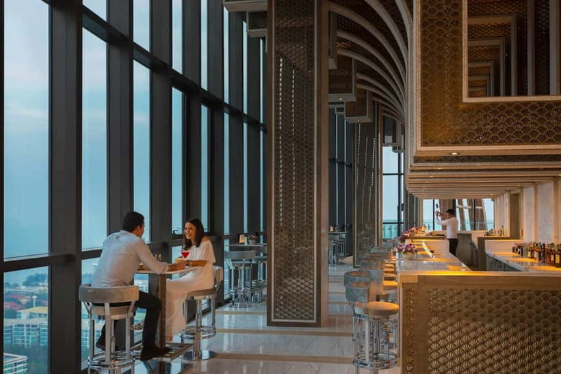 Hua Hin: Vana Nava Sky Bar Rooftop at Holiday Inn - Who should book this rooftop experience?