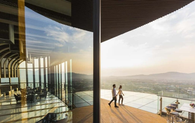Hua Hin: Vana Nava Sky Bar Rooftop at Holiday Inn - Practical details that can save your evening