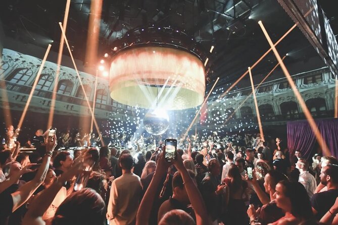 Ibiza: 4 x Nightclub & Pool Party Pass - SWAG Ibiza changes the musical script
