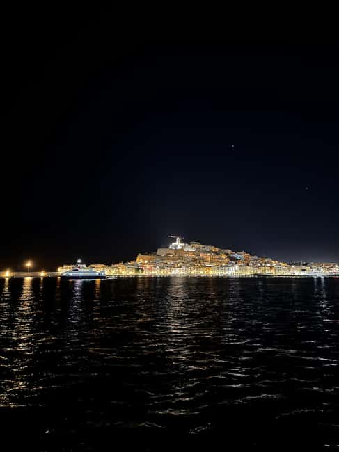 Ibiza: Nightlife Insider Tour with Pre-Club Drinks - Smaller venues: Pikes and Akasha