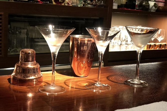 Japanese Whisky Tasting Experience at Local Bar in Tokyo - Understanding Japanese whisky in the glass