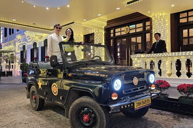 Jeep Tour Saigon By Night : FRESH SEAFOOD, STREET FOOD & SKY BAR - Why a jeep is a smart way to see Saigon at night
