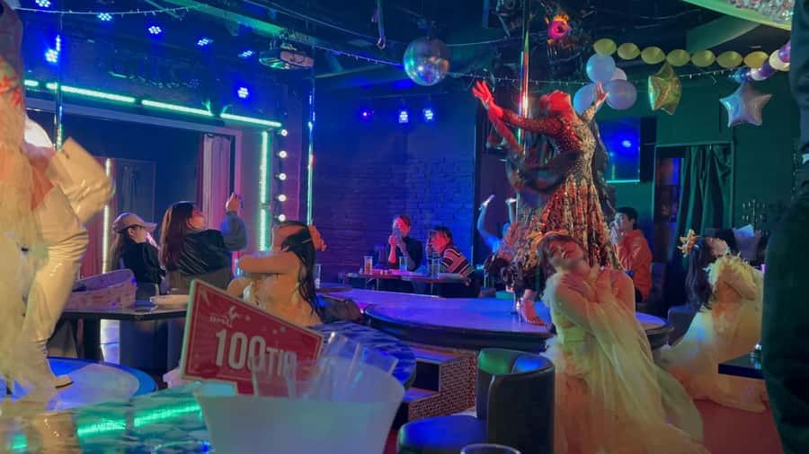 Kabukicho bar hopping & grab a bite tour - Ten minutes through Golden Gai