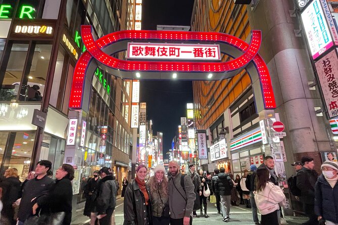 KABUKICHO DEEP TOUR + DINNER & BAR HOP w/local certified guide - Comparing Four Sake Flavors