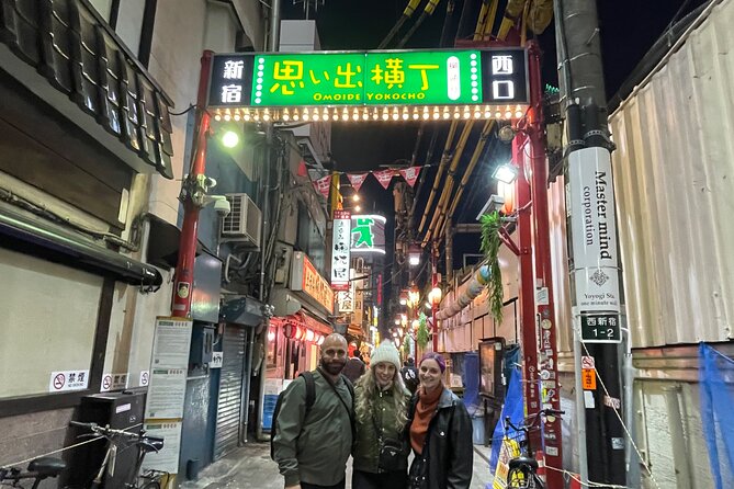 KABUKICHO DEEP TOUR + DINNER & BAR HOP w/local certified guide - Omoide Yokocho and Shinjuku 3 Chome
