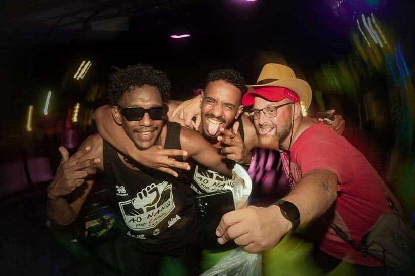Krabi Pub Crawl - The Best Nightlife Tour in Ao Nang! - What to expect at the local bars