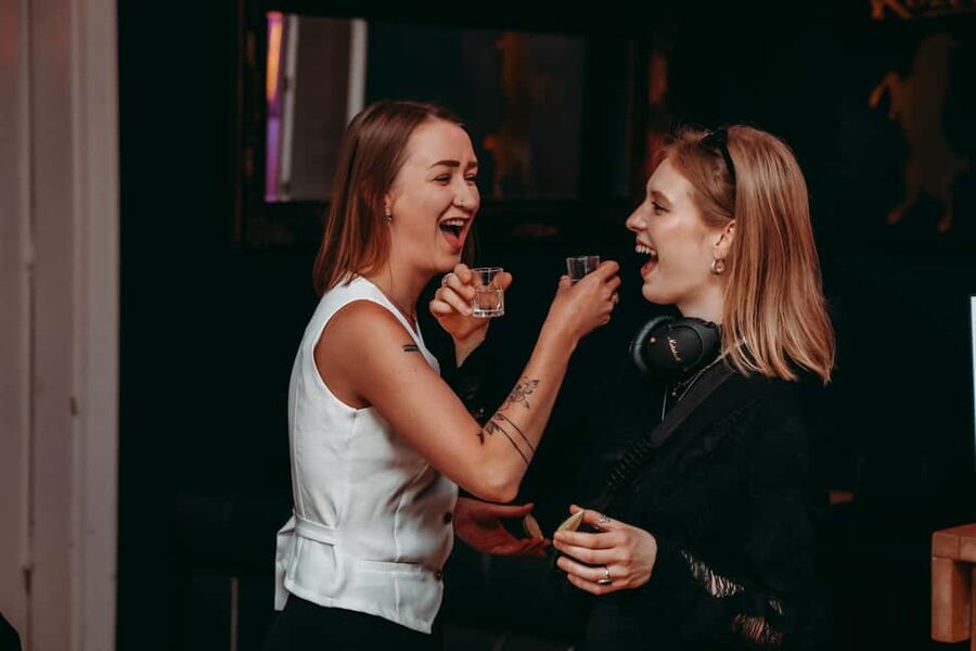 Krakow: 6 pm Tipsy Bar Tour With Karaoke+Twist (Thu-Fri-Sat) - Should you book the Tipsy Bar Tour?
