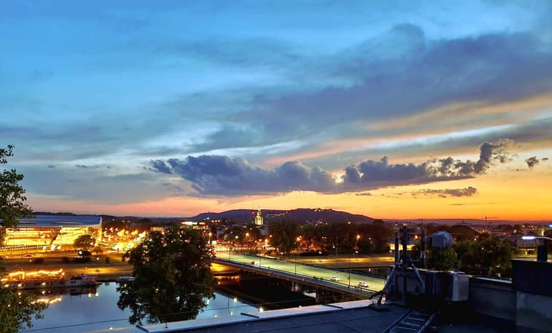 Krakow: Hidden Rooftop Bar Reservation with 1 Cocktail - Who will enjoy SIX most