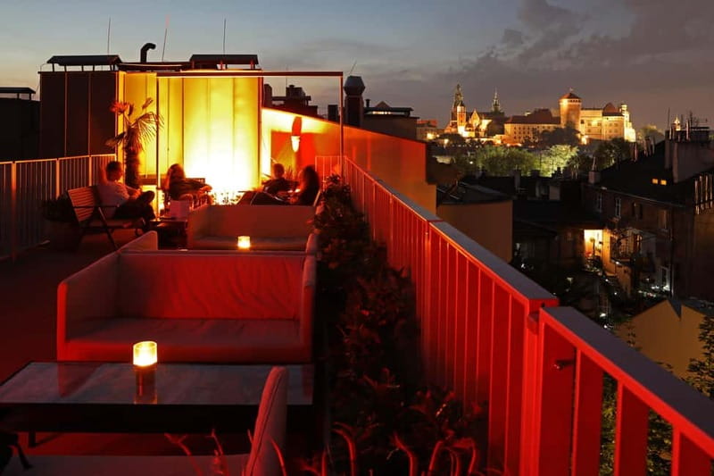 Krakow: Hidden Rooftop Bar Reservation with 1 Cocktail - The Wawel Castle and Vistula view