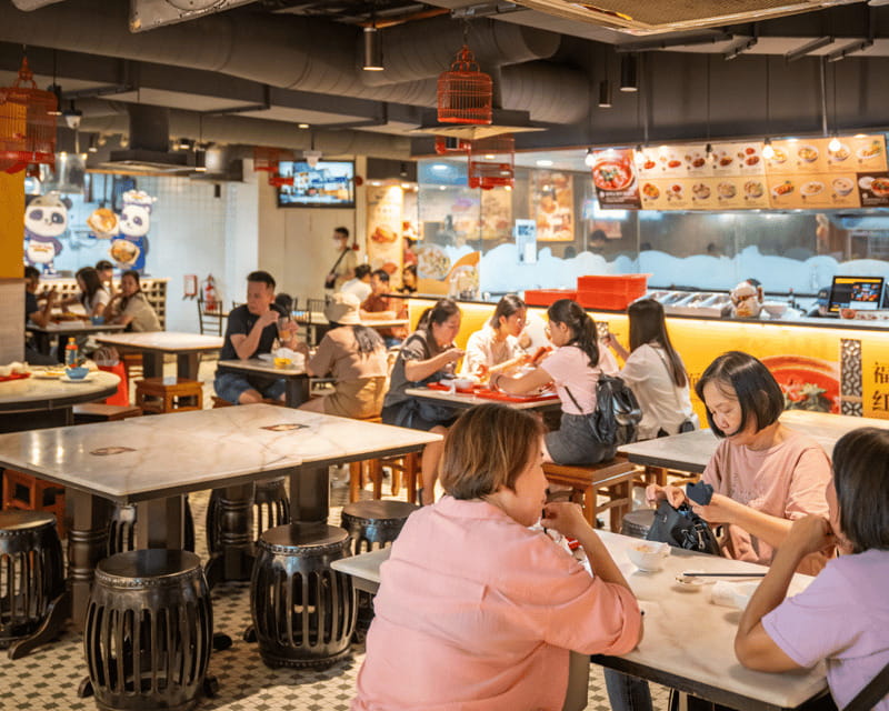Kuala Lumpur: Nightlife Street Food Tour with 6 Tastings - Claypot chicken rice and tea in Chinatown