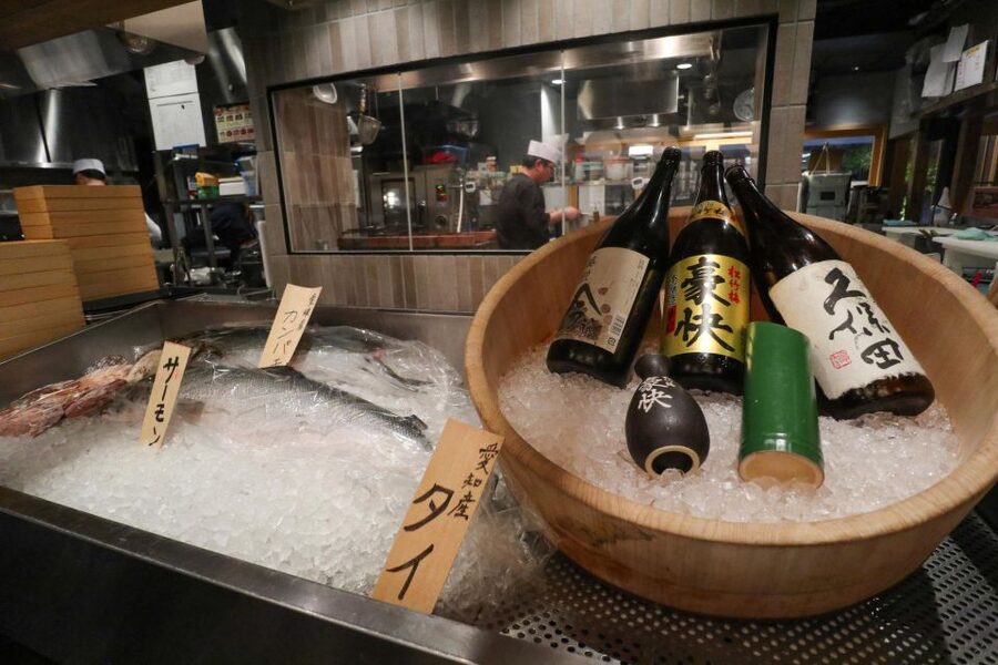 Kyoto : Bar Hopping Tour in Pontocho Alley at Night - Food, drinks, and dietary limits