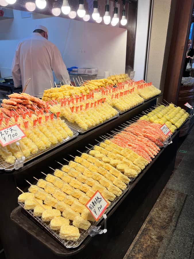 Kyoto: Food and Drink Bar Hopping Tour with Local Guide - From sushi and tempura to yakitori and gyoza