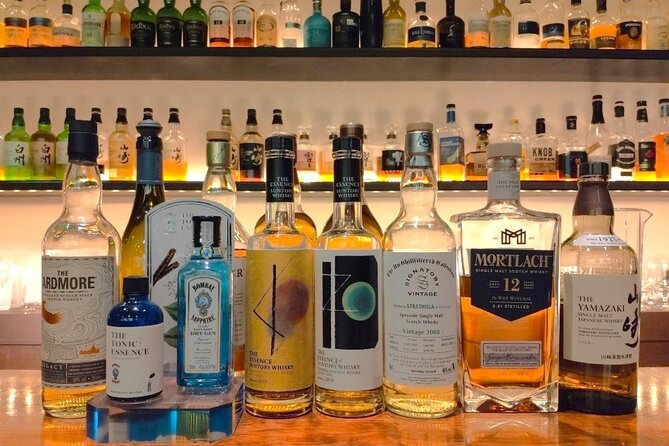 Kyoto Luxury Sake, Whisky and Cocktail Tour - Gion’s lantern-lit lanes and old theaters