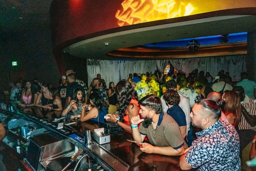 Las Vegas: Club Crawl and Party Bus with Free Drinks - Who should book this club crawl?
