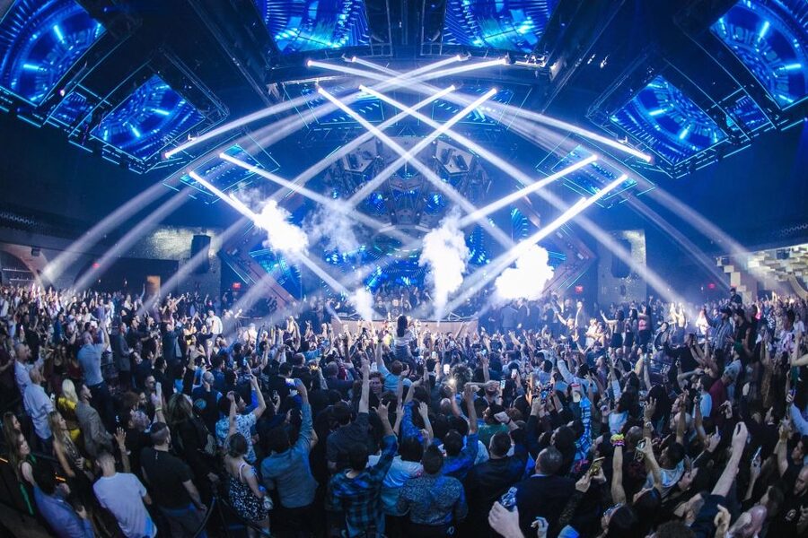 Las Vegas: Club Crawl by Party Bus w/ Free Drinks - Why this club crawl works well for a first Vegas night