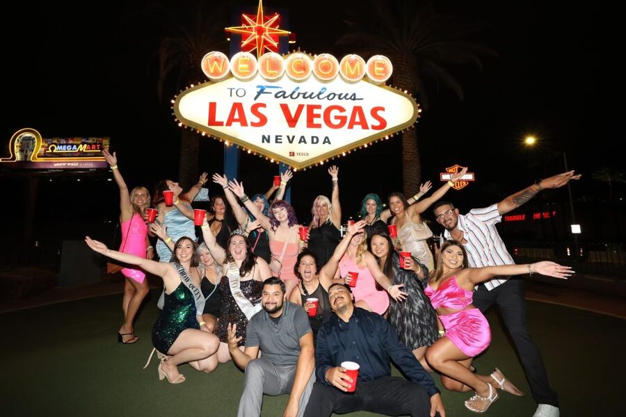 Las Vegas: Club Crawl by Party Bus w/ Free Drinks - The party bus along the Strip