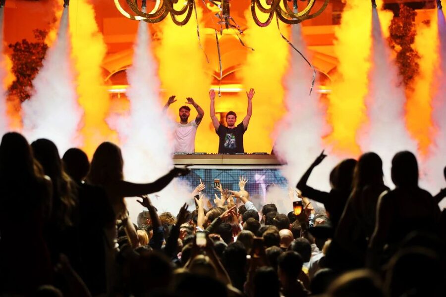 Las Vegas: Club Crawl by Party Bus w/ Free Drinks - The opening bar and first nightclub
