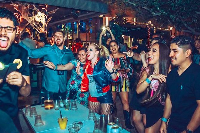 Las Vegas Club Crawl - Party Bus Tour - The party bus, free drinks, and group atmosphere