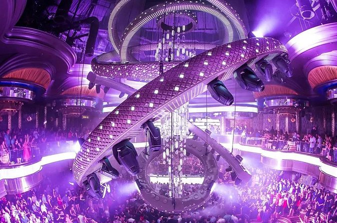 Las Vegas Club Crawl with Party Bus and Free Drinks - The Final Stop on the Las Vegas Strip