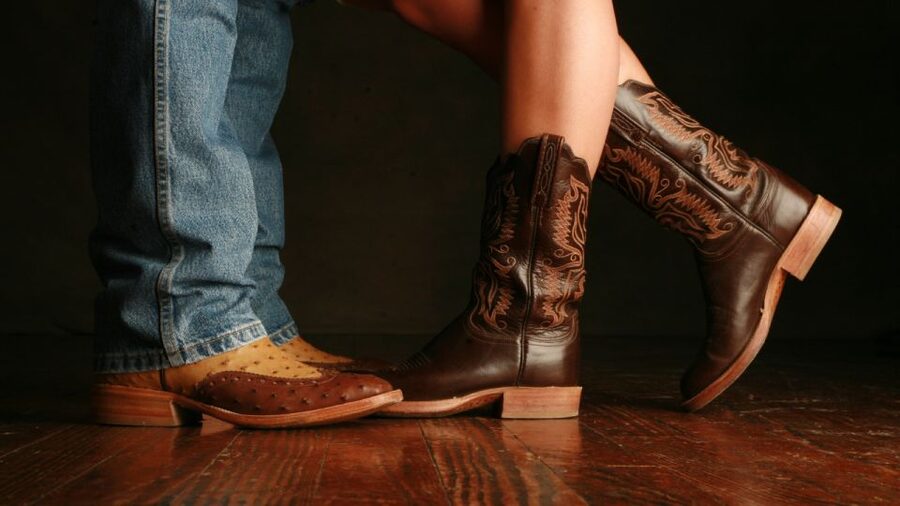 Las Vegas: Country Bar Crawl by Party Bus w/ Mixed Drinks - Three bars, three different kinds of country fun