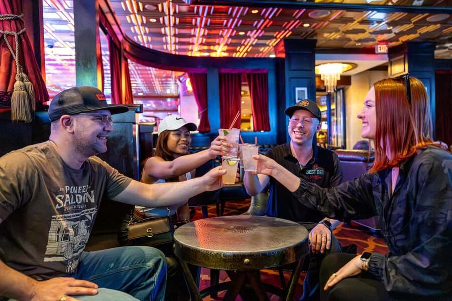 Las Vegas: Fremont Cocktail Crawl & Guided Walking Tour - Why This Fremont Street Crawl Works