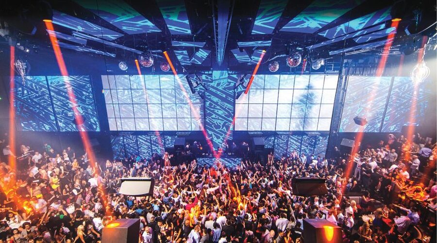 Las Vegas: Nightclub and Bar Crawl with Party Bus and Drinks - How to dress for the Las Vegas doors