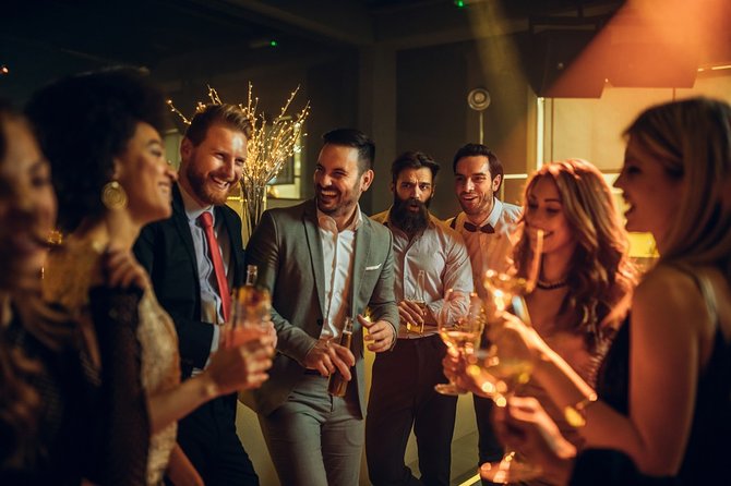 Las Vegas Party Bus Club Crawl - What the $35 Las Vegas party bus crawl actually includes
