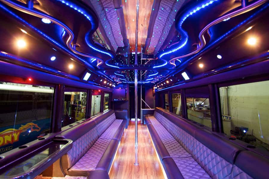 Las Vegas: VIP Club Crawl with Party Bus and Drinks - A four-hour route built around Vegas nightlife