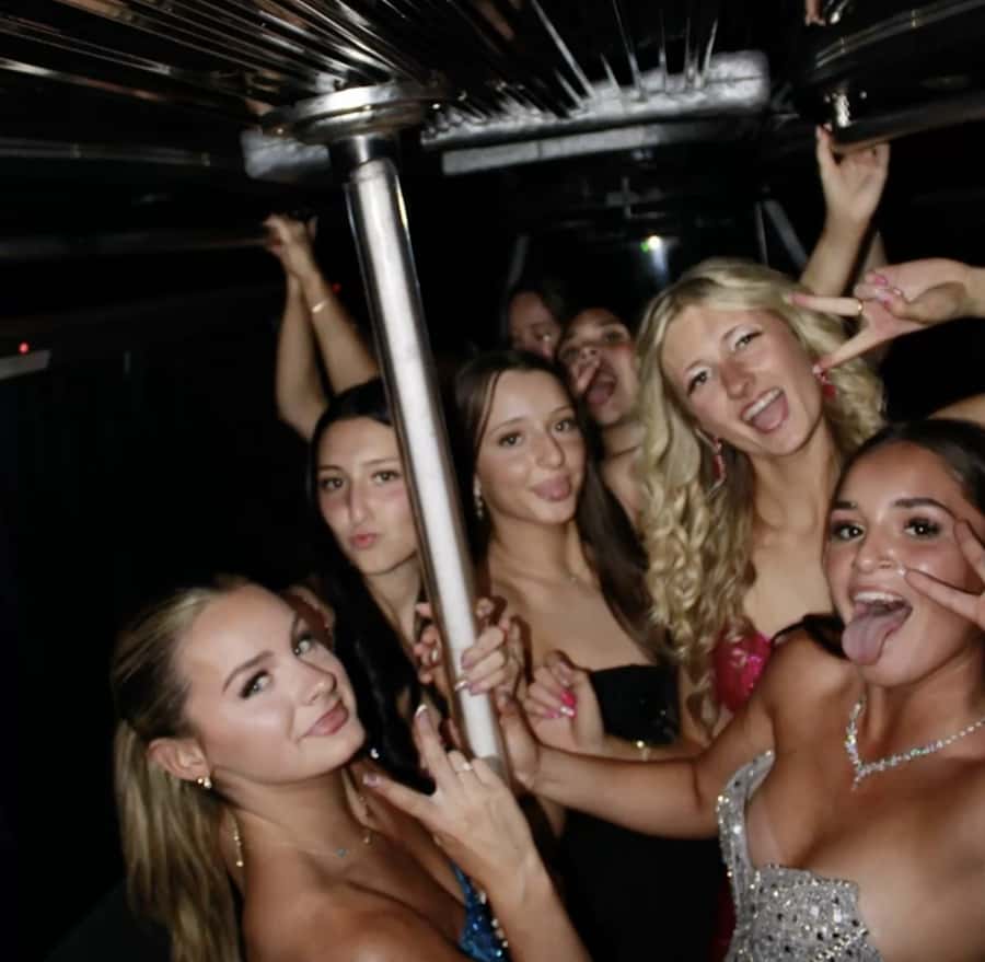 Las Vegas: VIP Club Crawl with Party Bus and Drinks - The main strengths and the real compromises