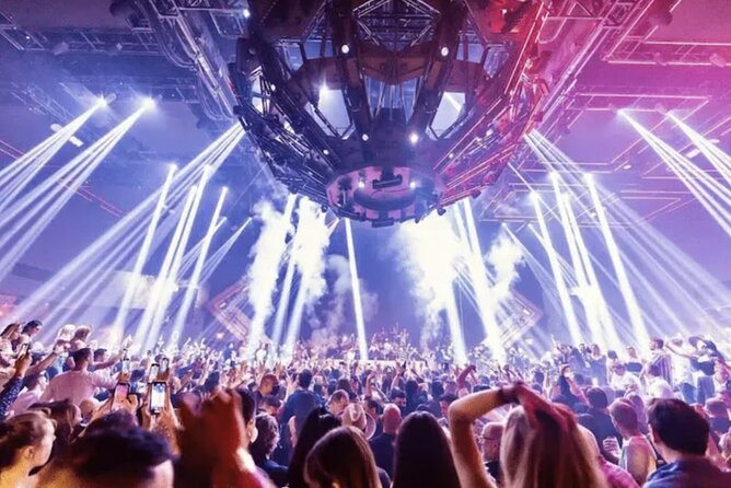 Las Vegas: VIP Club Crawl with Party Bus, Express Entry & Drinks - What the four-hour schedule feels like