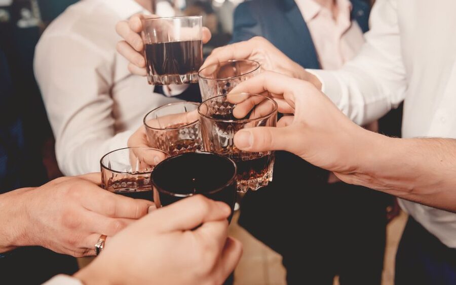 Leipzig: Bar and Club Tour with Free Shots and VIP Entry - Simple ways to have a better night