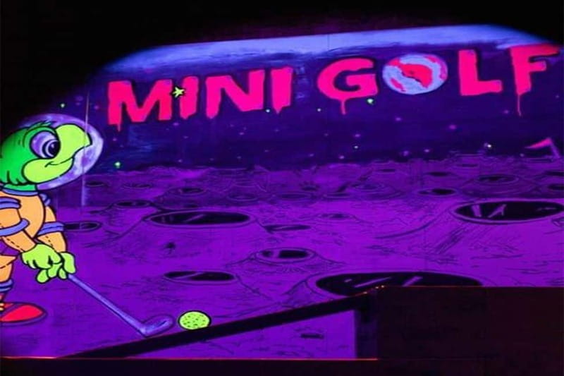 Lisbon: 18-Hole Indoor Minigolf Ticket with Bar Area - Why this Lisbon minigolf course is more than a quick game