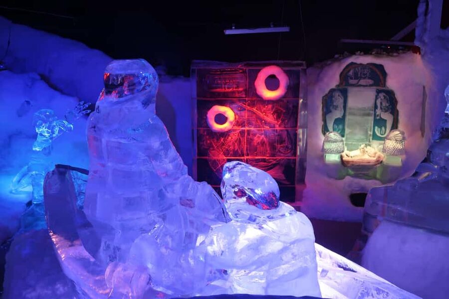 Lofoten: Magic Ice Bar Entry Ticket with Welcome Drink - Entering Svolvær’s world of ice