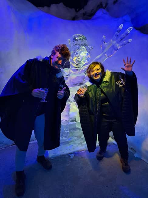 Lofoten: Magic Ice Bar Entry Ticket with Welcome Drink - Ice sculptures with a Lofoten story