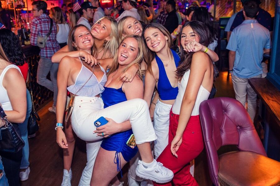 London: 4 Soho Nightclubs Crawl - A social night that works well for solo bookings